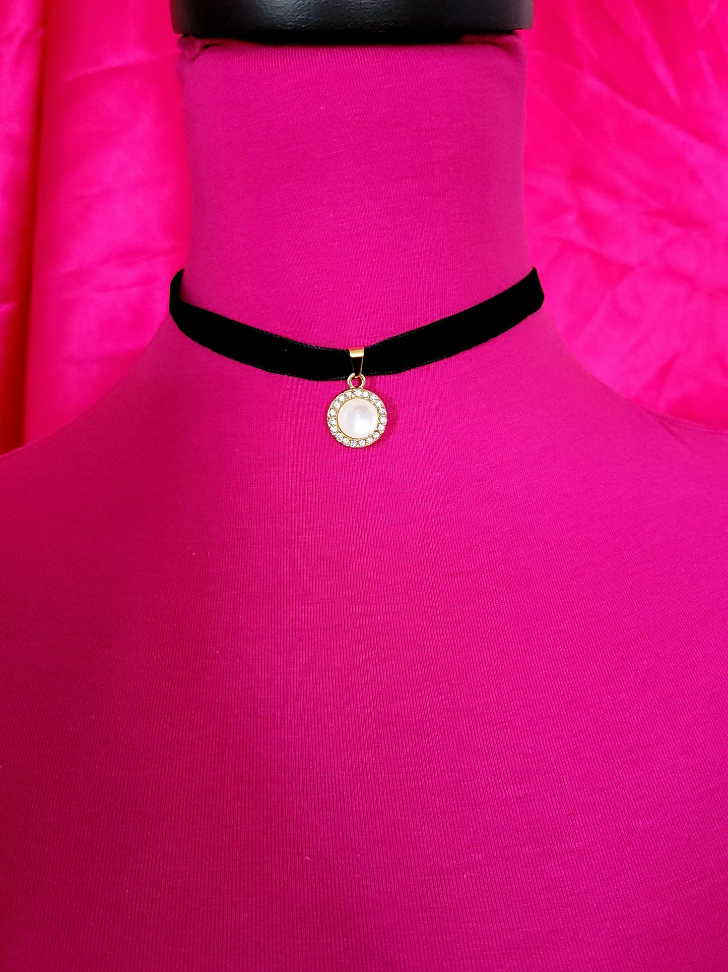 Pearl Cat Eye Pendant Choker Necklace